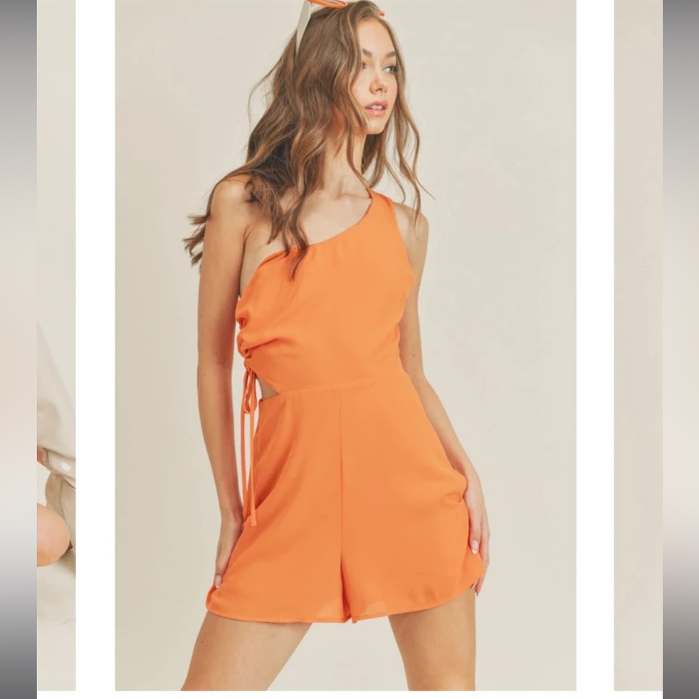Lush Clara One-Shoulder Chiffon Lined Romper - size Medium - NWT - Tangerine